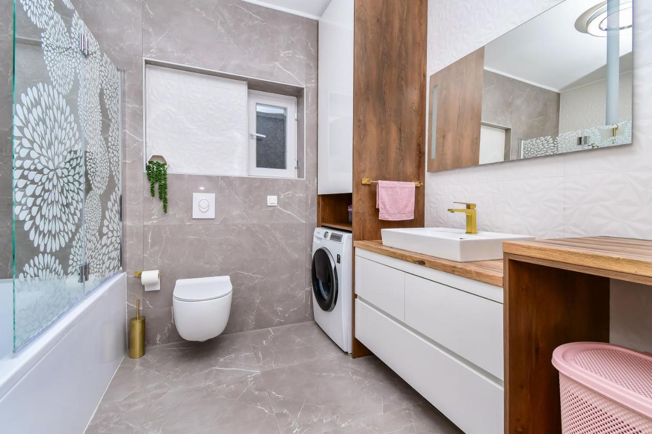 Apartment Ela Omis Exterior photo