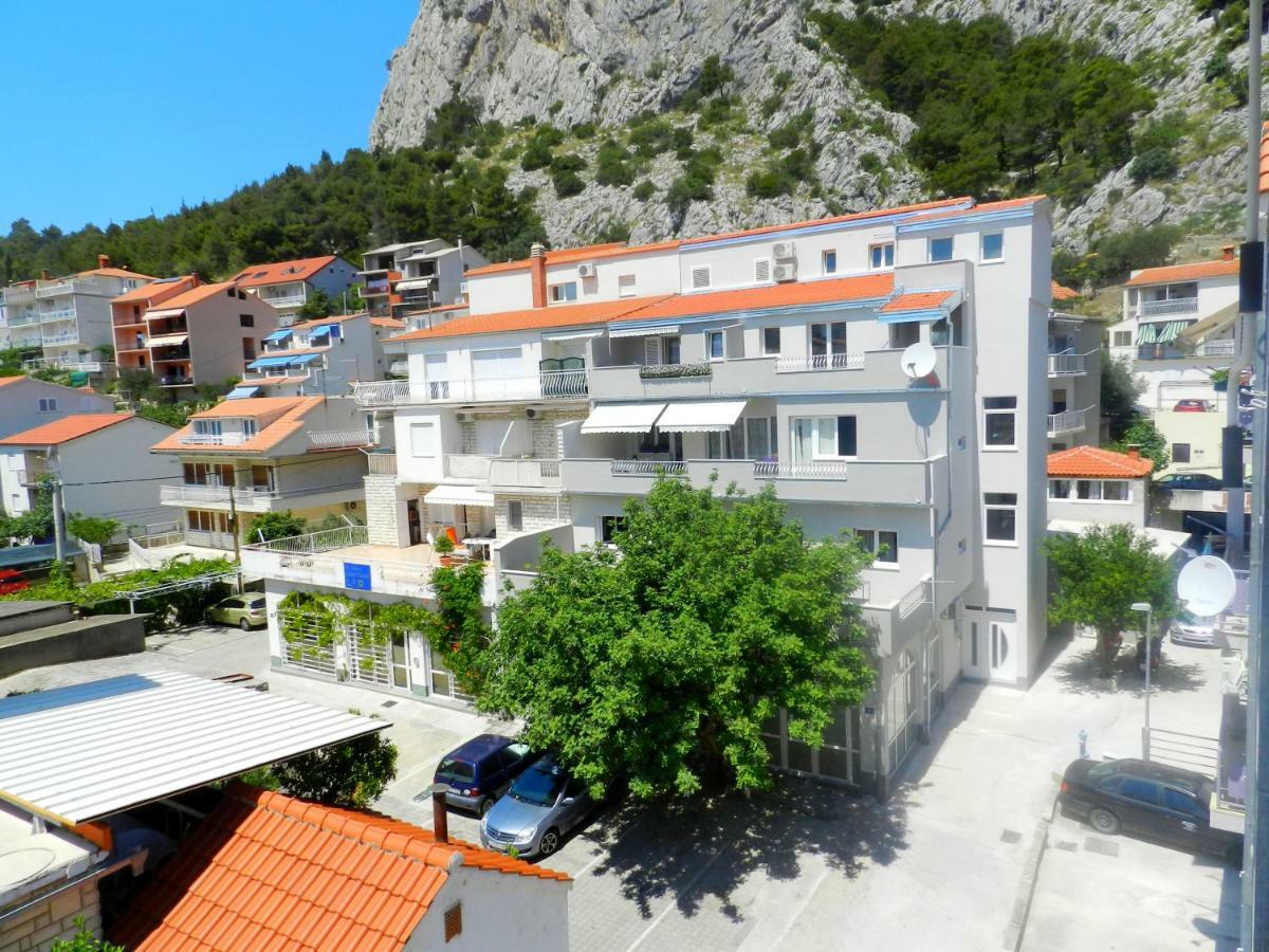 Apartment Ela Omis Exterior photo